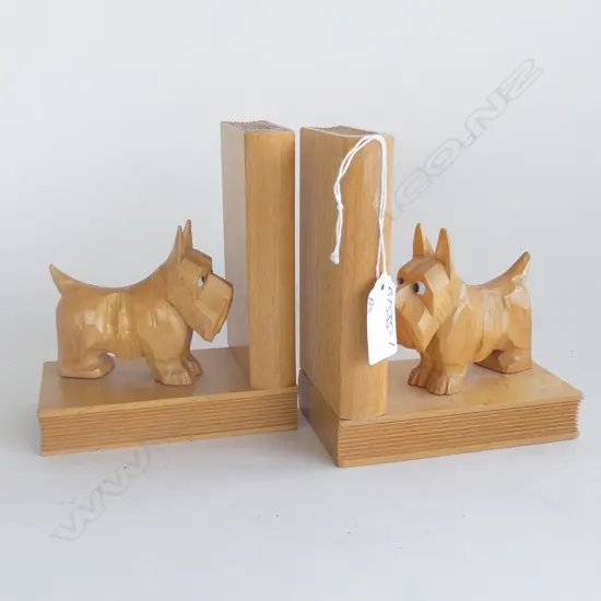 PR 1950'S SCOTTIE DOG CARVED BOOKENDS GLASS EYES