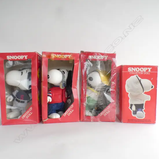 4 VINTAGE SNOOPY DRESS UP DOLLS IN ORIGINAL BOXES H 270 MM
