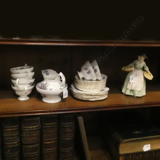 20 PCE HAMMERSLEY PURPLE VIOLETS TEA SET + ROYAL DOULTON FIGURE 'DAFFY DOWN DILLY' H.200mm