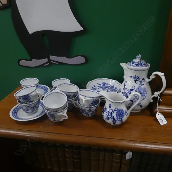 CZECH ZWIEBELMUSTER  BLUE ONION DEMITASSE COFFEE POT + 10 DEMITASSE CUPS (1 A/F) + JUG A/F