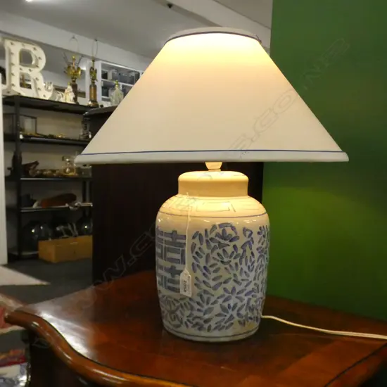 B/W GINGER JAR LAMP H.450mm