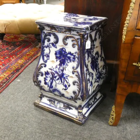 LG OLD FLOW BLUE PLANT STAND TOP 260 SQ H 500MM DARK CRAZING