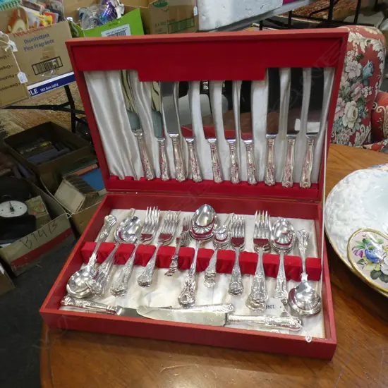 SHEFFIELD SILVER KINGS PLATE BOXED 53 PC CUTLERY SET