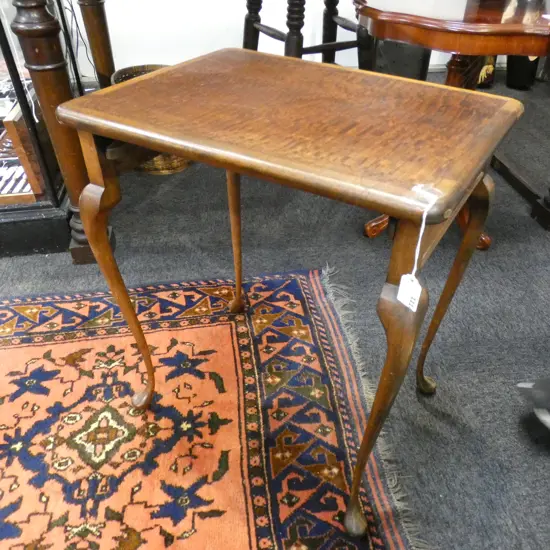 SM QUEEN ANNE SIDE TABLE - CABRIOLET LEGS L480 H 550MM