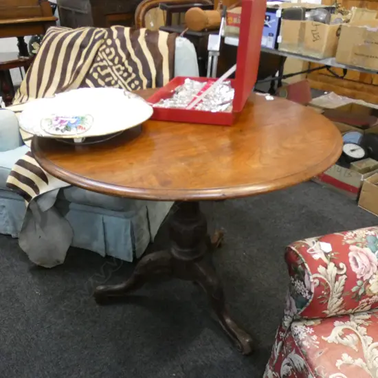 VICTORIAN ROUND PEDESTAL TABLE AF top split 900mm dia
