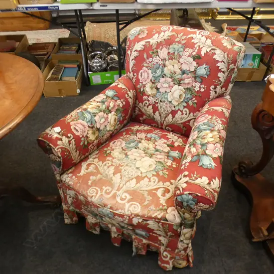 VINTAGE ARMCHAIR IN RED FLORAL SANDERSON LINEN D.750mm