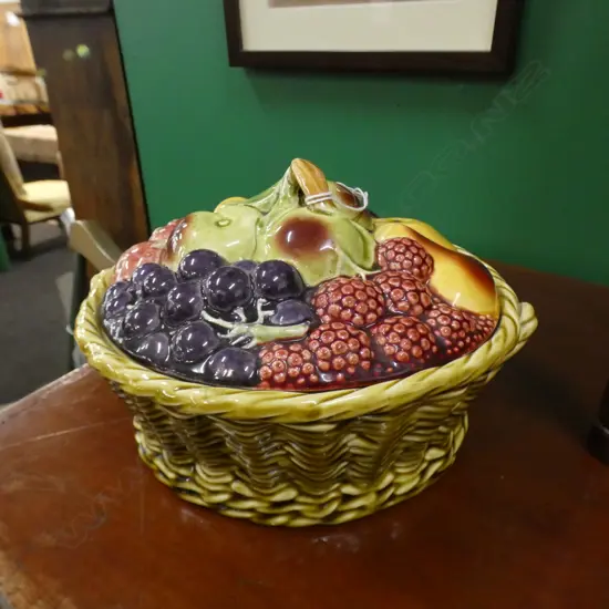 SARREGUEMINES FRUIT LIDDED DISH 220mm dia