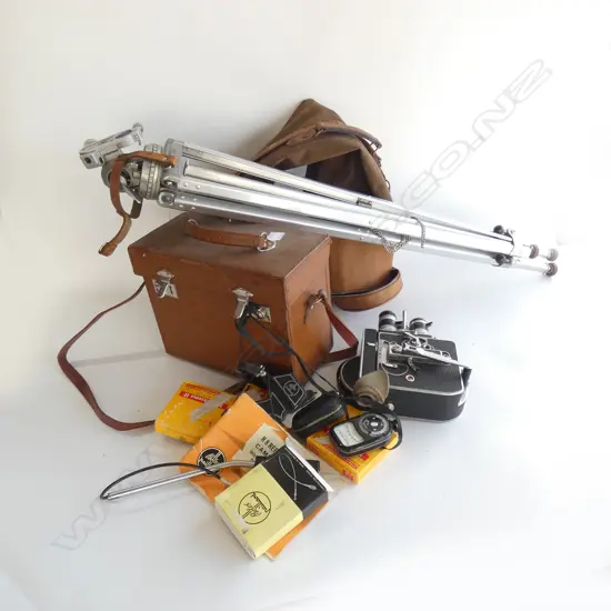 BOLEX H8 REFLEX MOVIE CAMERA 8mm + TRIPOD + EXTRAS. IN CASE