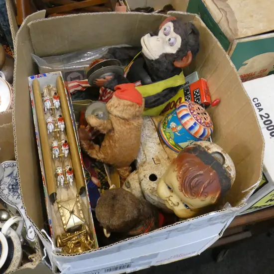 BOX LOT VINTAGE TOYS; 3 MONKEYS, CRAWLING BABY, PELHAM PUPPET, CORONATION COACH ETC