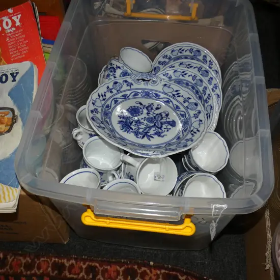 CZECH ZWIEBELMUSTER BLUE ONION TEA SET INCL CAKE PLATE, MUGS, COUPE CUPS, PLATES, TEA CUPS / JUG ETC.. APPROX 48 PCS