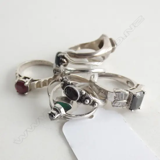 8 STG RINGS 22 GRAMS