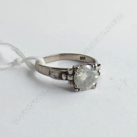 14CT WHITE GOLD RING WHITE STONE