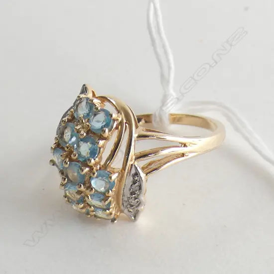 10CT GOLD & BLUE STONE RING 4 GRAMS 