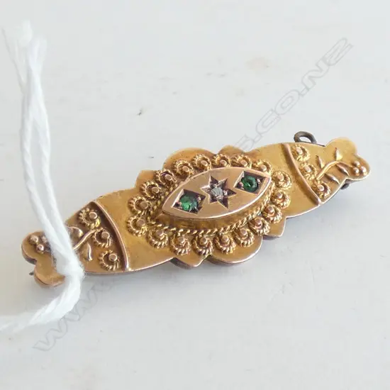 C1900 9ct GOLD BROOCH DIAMONDS & GREEN STONES (EMERALDS?) 1.98gms