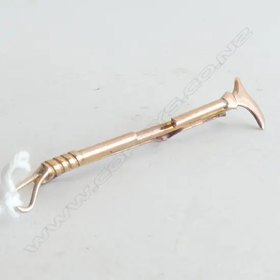 C1900 9ct ROSE GOLD TIE CLIP RIDING CROP 2.9gms