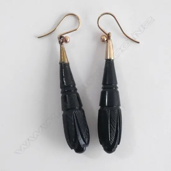 VICTORIAN 9CT AND JET EARRINGS