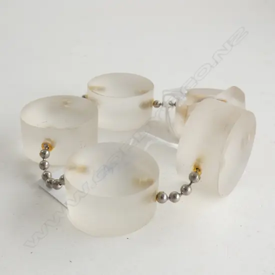 (V) CONTEMPORARY RESIN BRACELET BY JEWELLER KIM BRICE - MAGNETIC CATCH