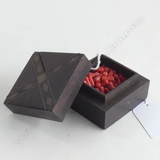 SM WOODEN BOX RED CORAL BEADS 