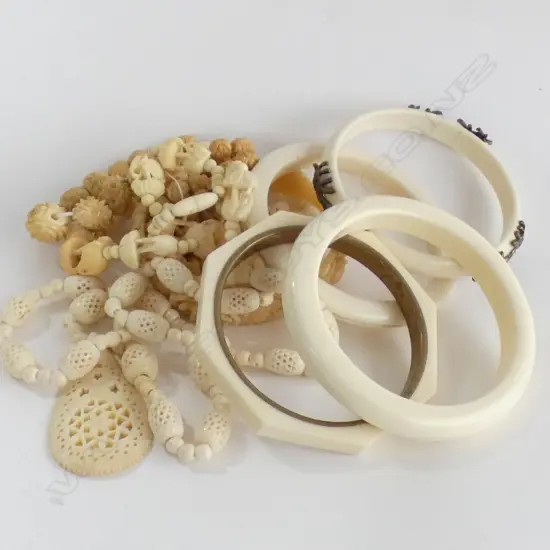 ASST IVORY, BONE & OTHER JEWELLERY PCS, INC. NECKLACES & BANGLES