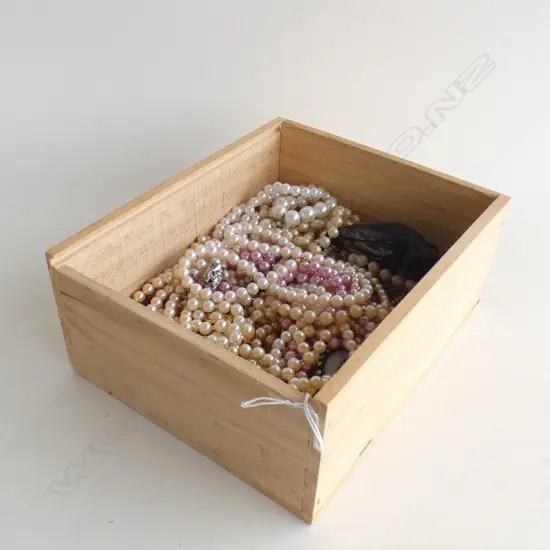 ASST. COSTUME JEWELLERY; PEARLS ETC