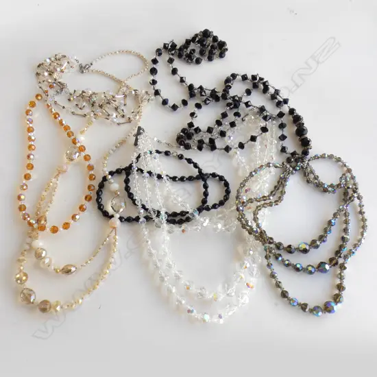BAG ASST VINTAGE GLASS BEAD NECKLACES 