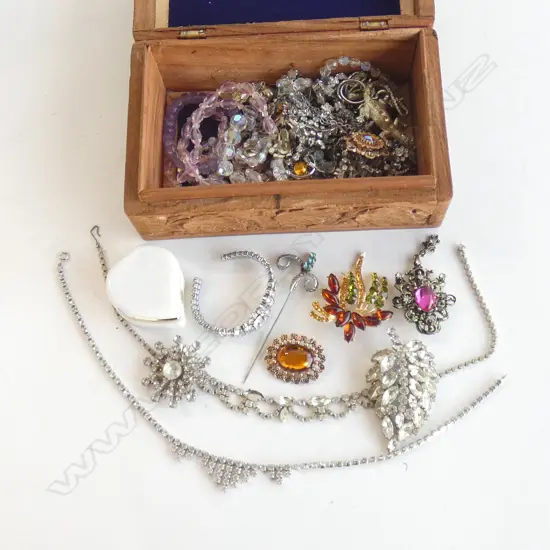 MINI CAMPHOR BOX ASST. COSTUME JEWELLERY DIAMANTE ETC