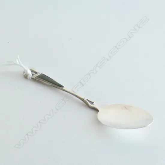 N.Z STG SILVER AND GREENSTONE KIWI SPOON STAMPED SILVER L 930 MM