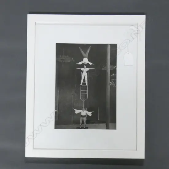 EARLY/MID 20thC B&W PHOTO ACROBATS BALANCING 230x165mm. European