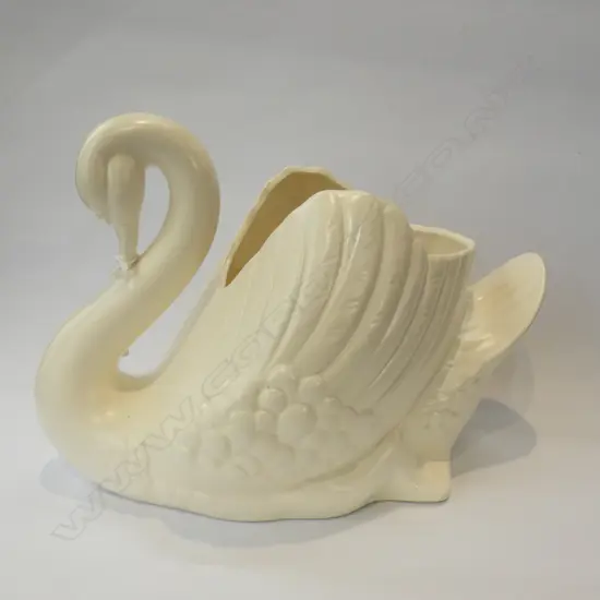 LARGE WHITE CROWN LYNN SWAN #170 L.300mm AF