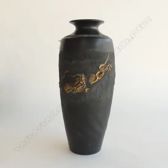 BLACK ORIENTAL DRAGON VASE H.340mm