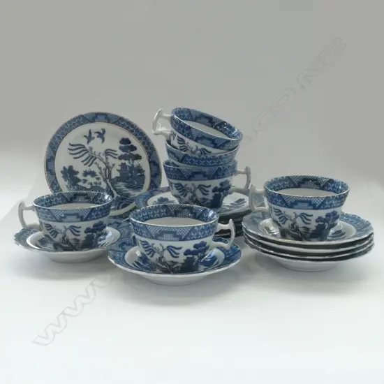 18PC ORIENTAL BLUE & WHITE WILLOW PATTERN TRIOS