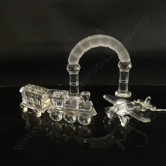 4 SWAROVSKI CRYSTAL; TRAIN CARRIAGE & ENGINE, 1 PLANE (L 75MM) & ARCHWAY (H90MM)