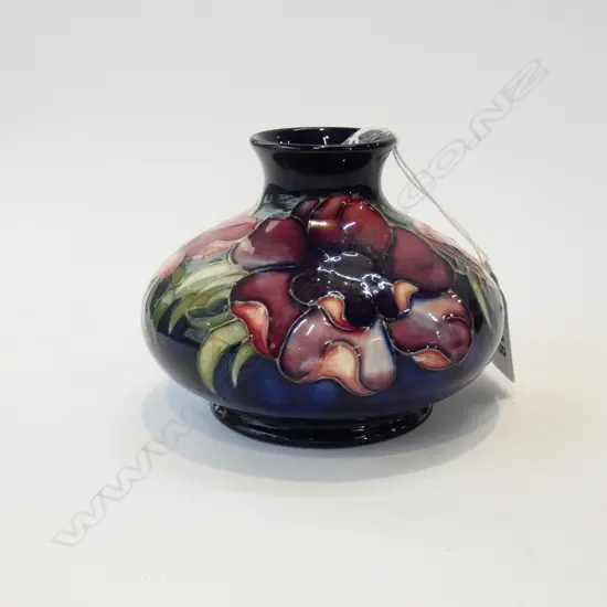 WALTER MOORCROFT SQUAT VASE.HIBISCUS PATTERN 80X100MM 