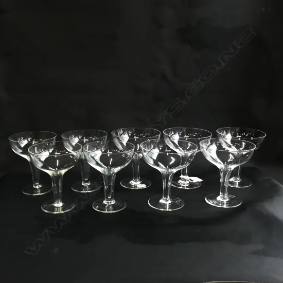 9 CLEAR HOLLOW STEM GLASSES 