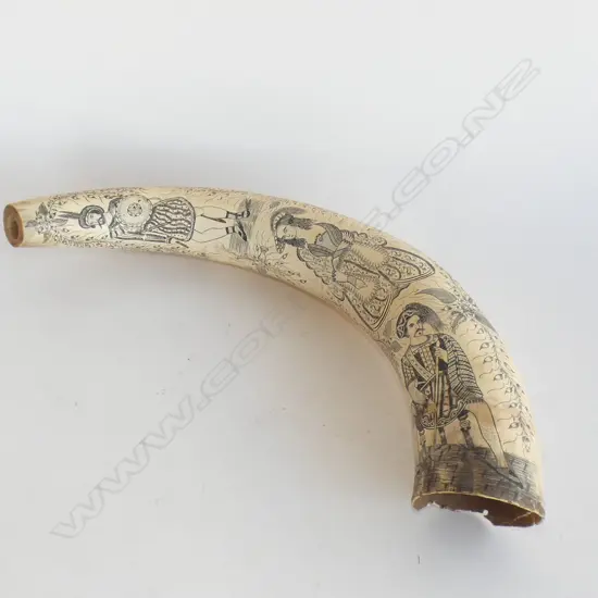 ENGRAVED 19thC SCOTTISH OX HORN H.420mm....