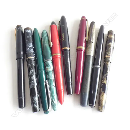 10 ASSORTED VINTAGE FOUNTAIN PENS 