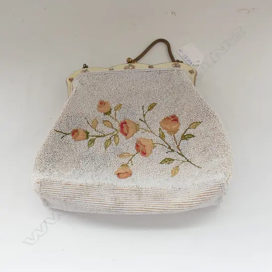 BEADED BAG WITH EMBROIDERED PINK ROSES - 