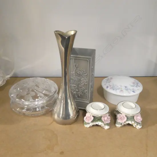 SM TRAY COLLECTABLES; PEWTER VASE, WEDGWOOD & GLASS TRINKET BOXES, ALKA CANDLE HOLDERS ETC..