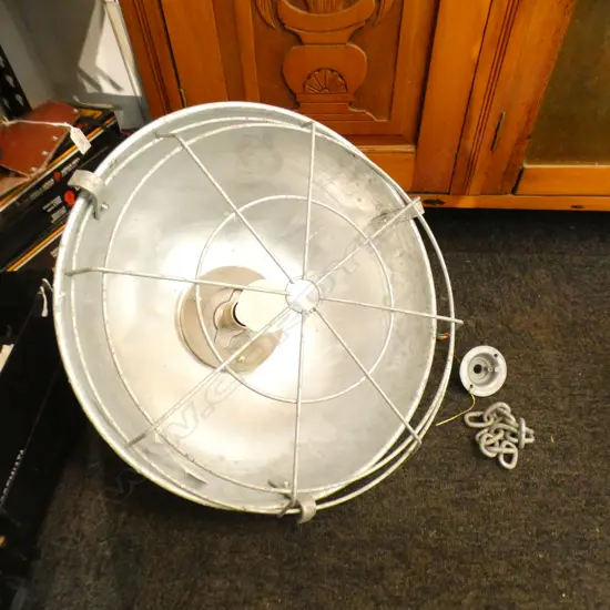 DAVEY U.K. HEAVY GALVANISED INDUSTRIAL CEILING LIGHT WITH GRILL DIA 420MM