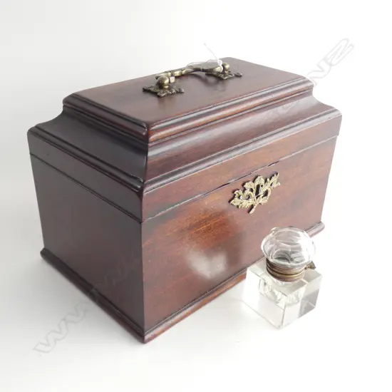 ANTIQUE MAHOGANY TEA CADDY W.260mm