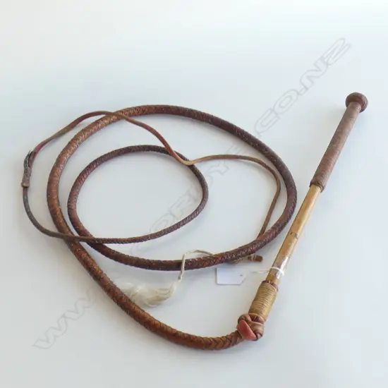 OLD PLAITED LEATHER RIDING WHIP