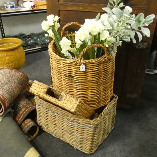  2 LARGE WOVEN CANE CONTAINERS + TRAY & FAUX WHITE FLOWERS