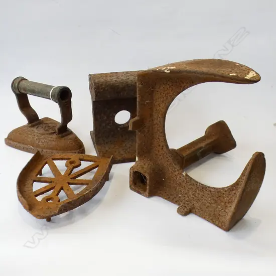 BAG OF OLD IRON PCES; SHOE LAST, IRON ETC