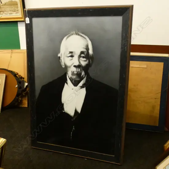 OLD B/W CHINESE MAN CANVAS ARTWORK, FRAMED 910x595mm