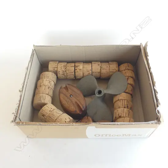 BOX OF NAUTICAL THEME DECORATIVE ITEMS.