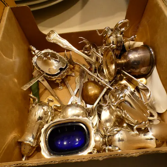 SMALL BOX EP ITEMS: CRUETS + EGG CUPS + SPOONS 