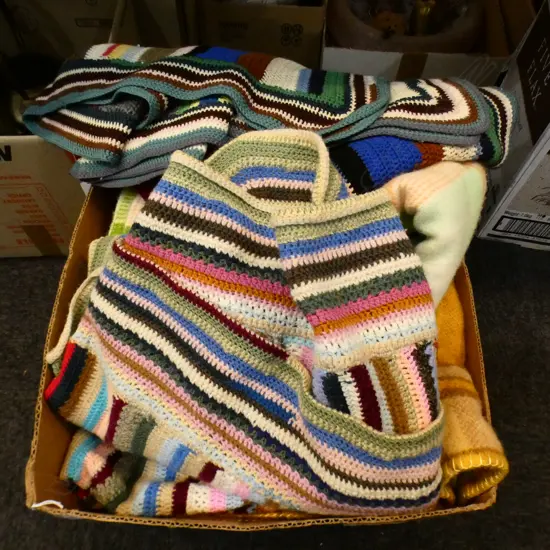 BOX LOT WOOLLEN BLANKETS