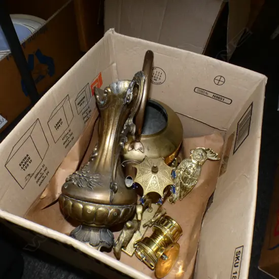 BOX ASST BRASS WARE INCLUDING KETTLE ETC..