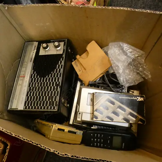 BOX LOT ASST. VINTAGE RADIOS ETC