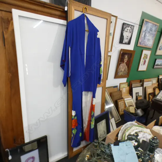 VINTAGE FULL LENGTH JAPANESE SILK KIMONO - ROYAL BLUE /BOLD FLORAL PRINT & CREAM LINING